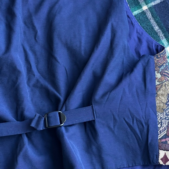 Men's Multicolor Patterned Vest - Picture 2 of 5